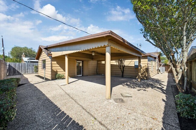 Building Photo - 3411 80th St