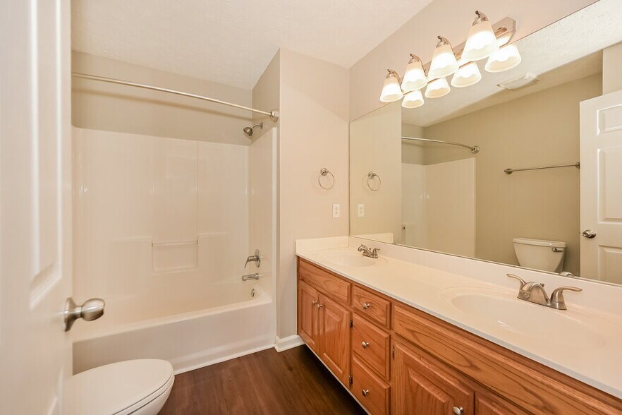 Building Photo - 165 Brookview Cir