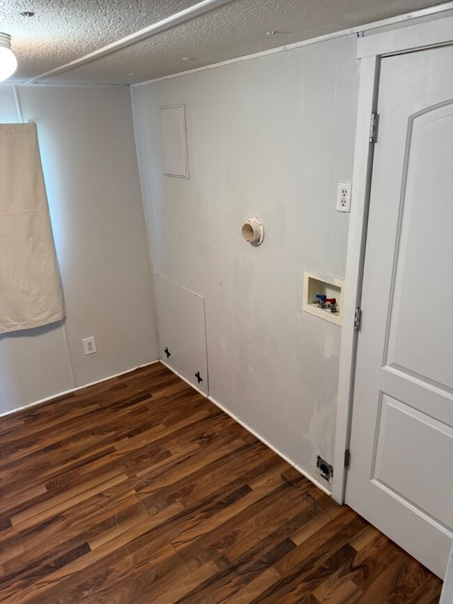 Building Photo - 6959 Flamingo Way