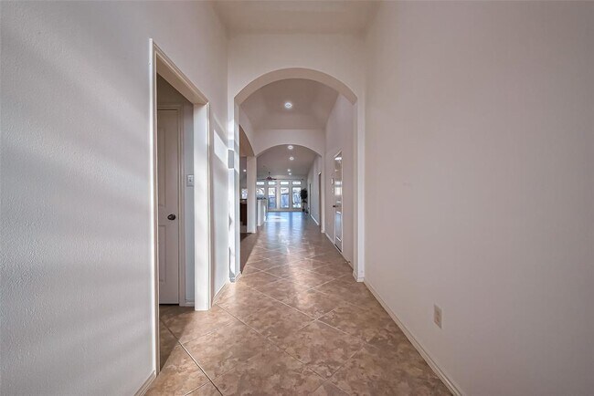 Building Photo - 6010 Le Moyne Pass Ln