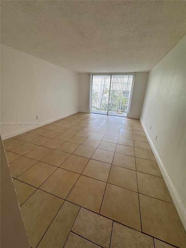 Building Photo - 350 S Miami Ave