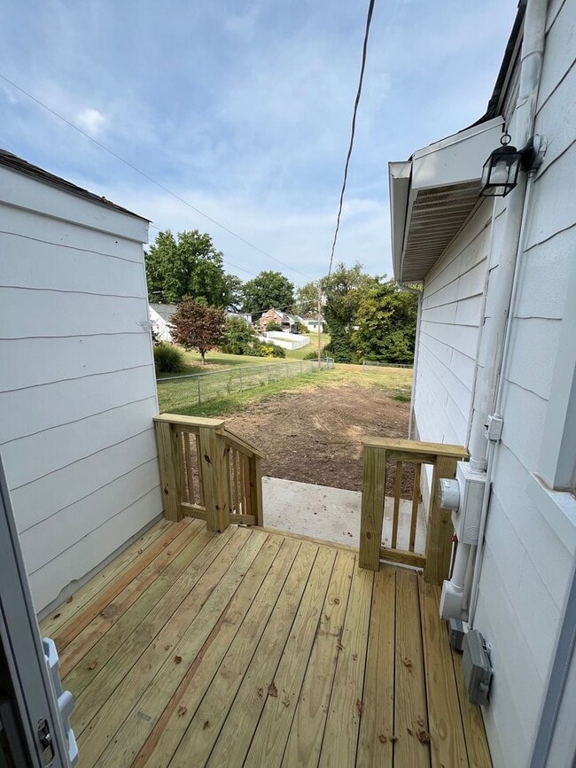 Building Photo - Newly Renovated Single-Family Home in Wash...