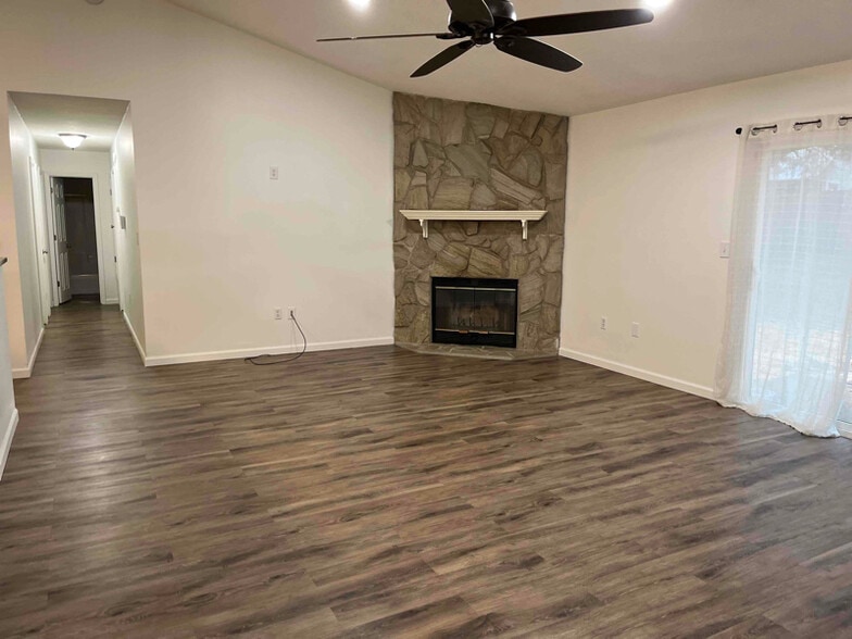 Building Photo - 103 Trenton Ave