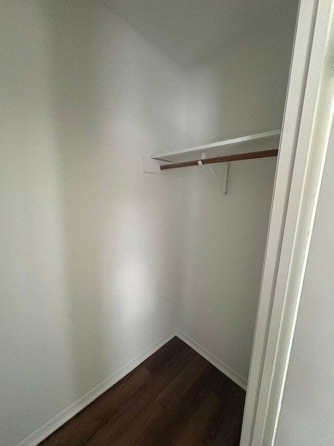 Building Photo - 3 Bed/1.5 Bath Single-Level Home - Reynolda Rd Area!