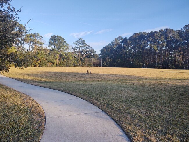 Building Photo - Gorgeous 3 bedroom 2 bath townhome with FL...