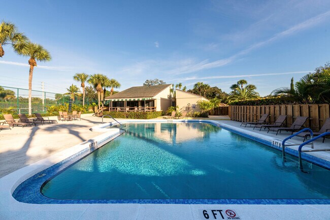 Building Photo - 11335 12 Oaks Way