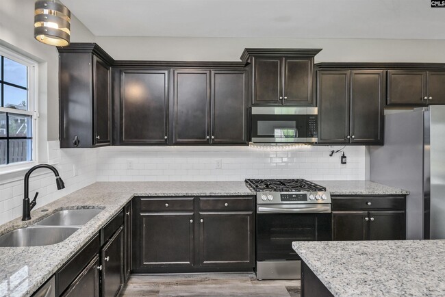 Building Photo - 414 Tulip Way