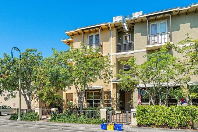 Building Photo - 811 S Federal Hwy