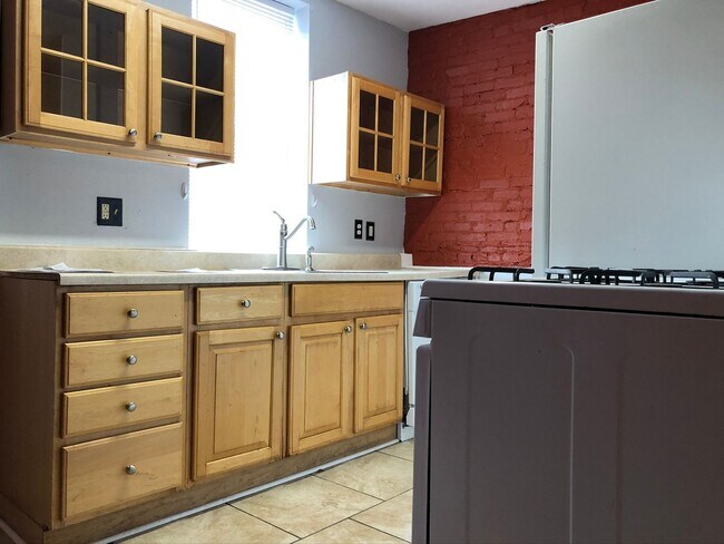 Building Photo - Charming 2 Bedroom/1 Bathroom Townhome in Abell, Baltimore, MD!