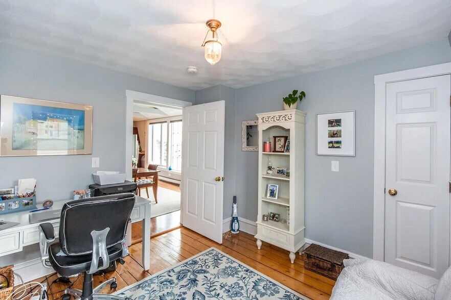 Building Photo - 6 George St