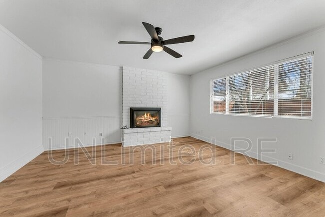 Building Photo - 2810 N Roberta Dr