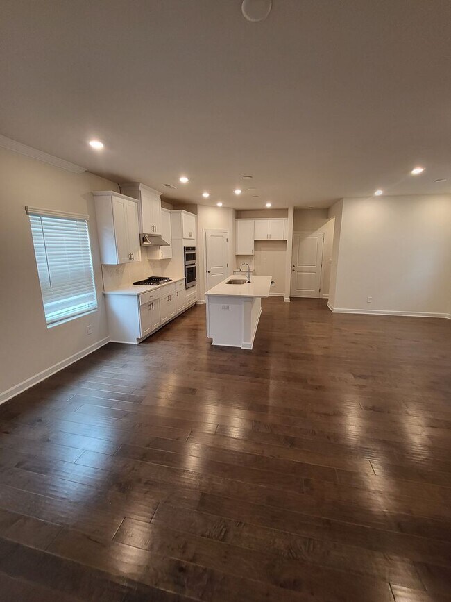 Building Photo - 465 Cranford Dr