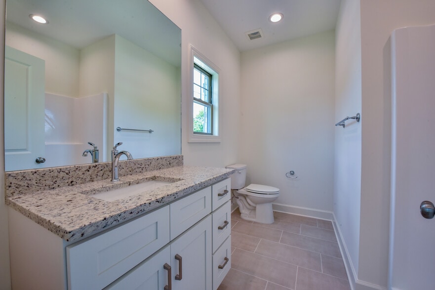 Building Photo - 19 18th St