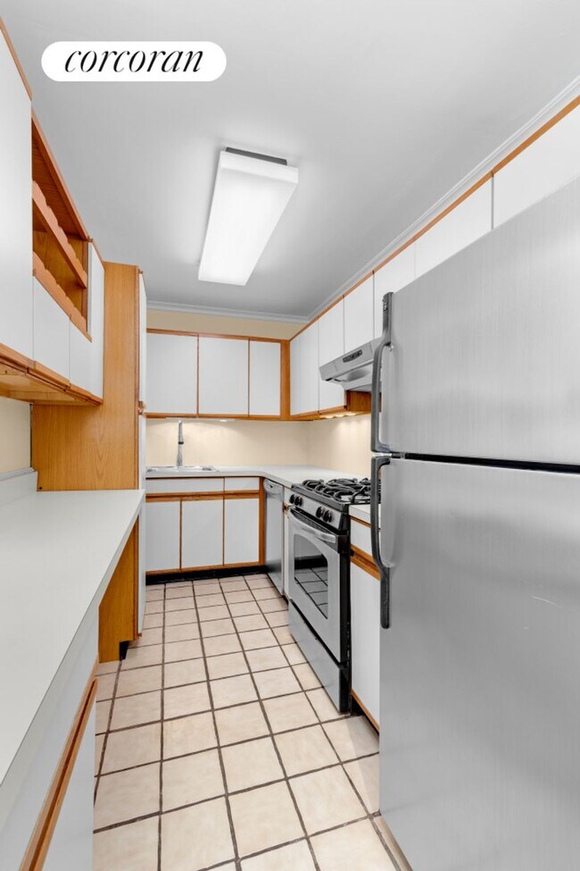 Building Photo - 235 E 87th St