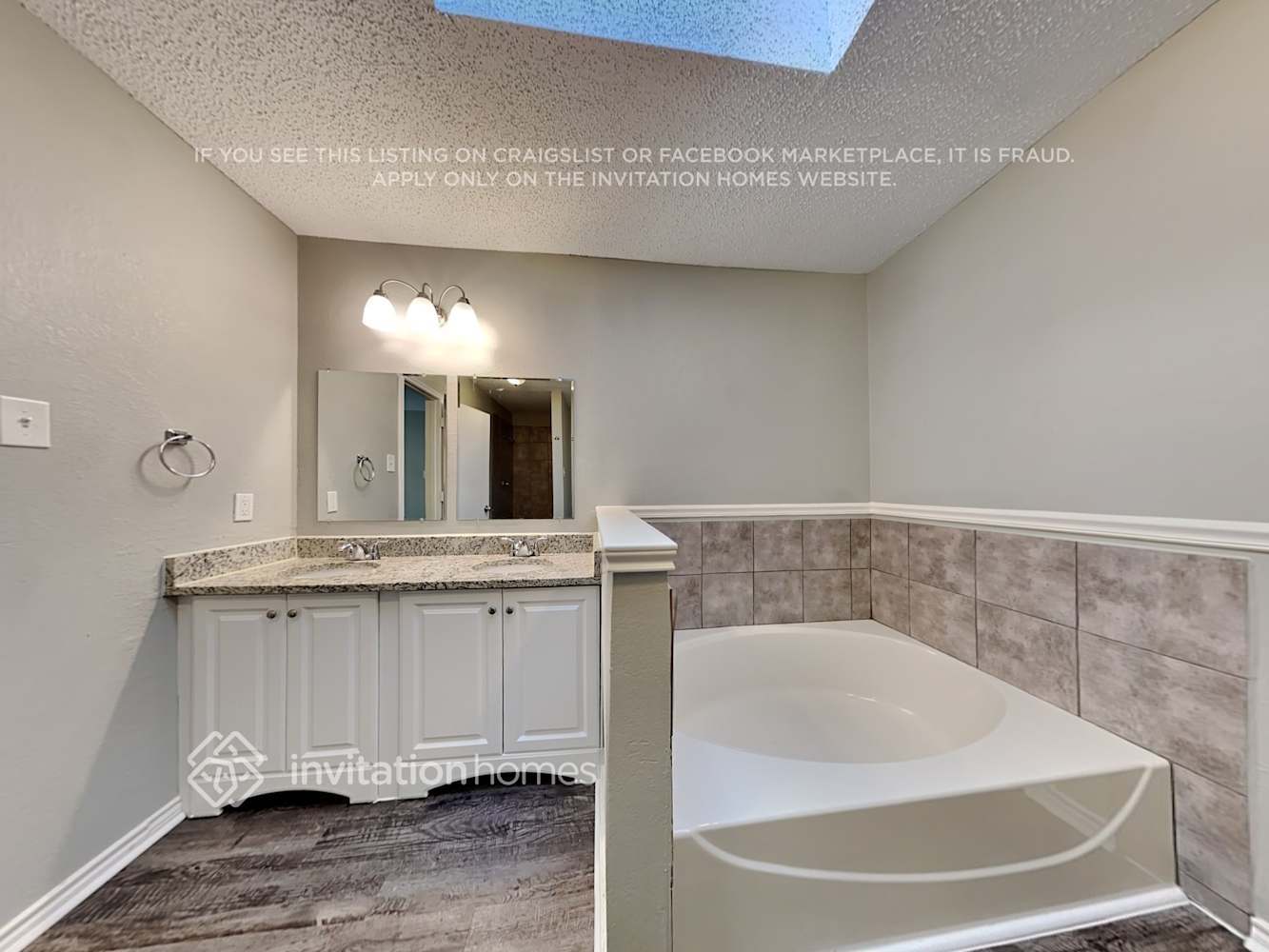 Building Photo - 2018 Cardinal Ln