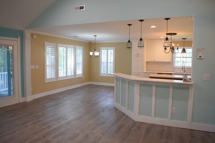 Building Photo - 7002 Hallstead Ct