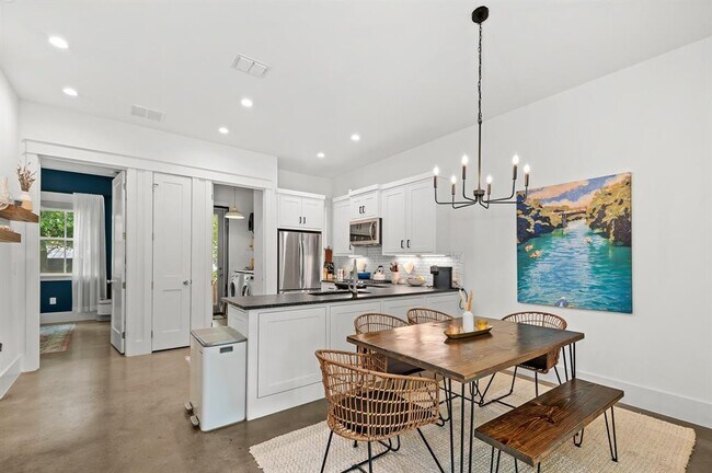 Building Photo - 3206 Garden Villa Ln