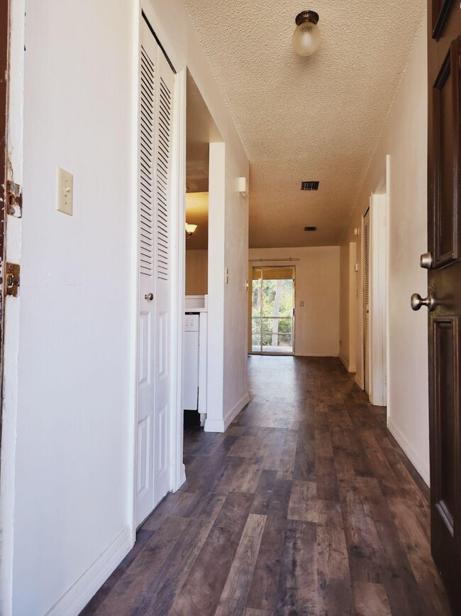 Building Photo - 3013 Sir Hamilton Cir