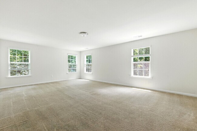 Building Photo - 8120 Fairmont Dr