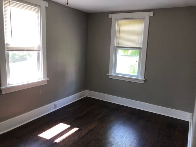 Building Photo - Bridgeville - 2 Bedroom Duplex House renov...