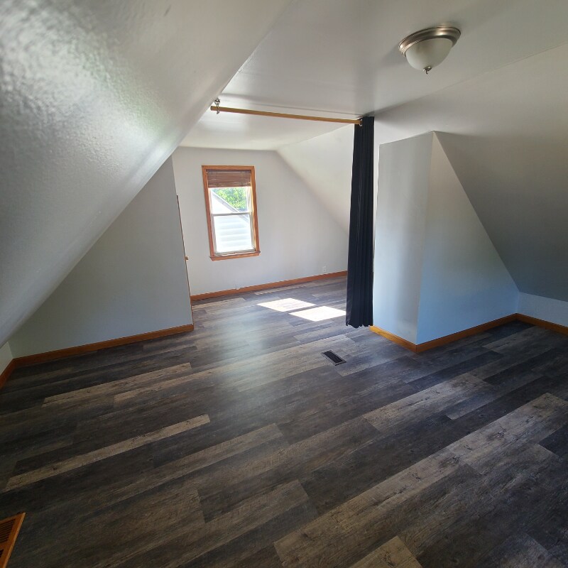 Building Photo - 23345 Hazelwood Ave