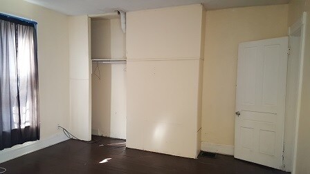 Building Photo - Incredible Value in Walnut Hills - move ri...
