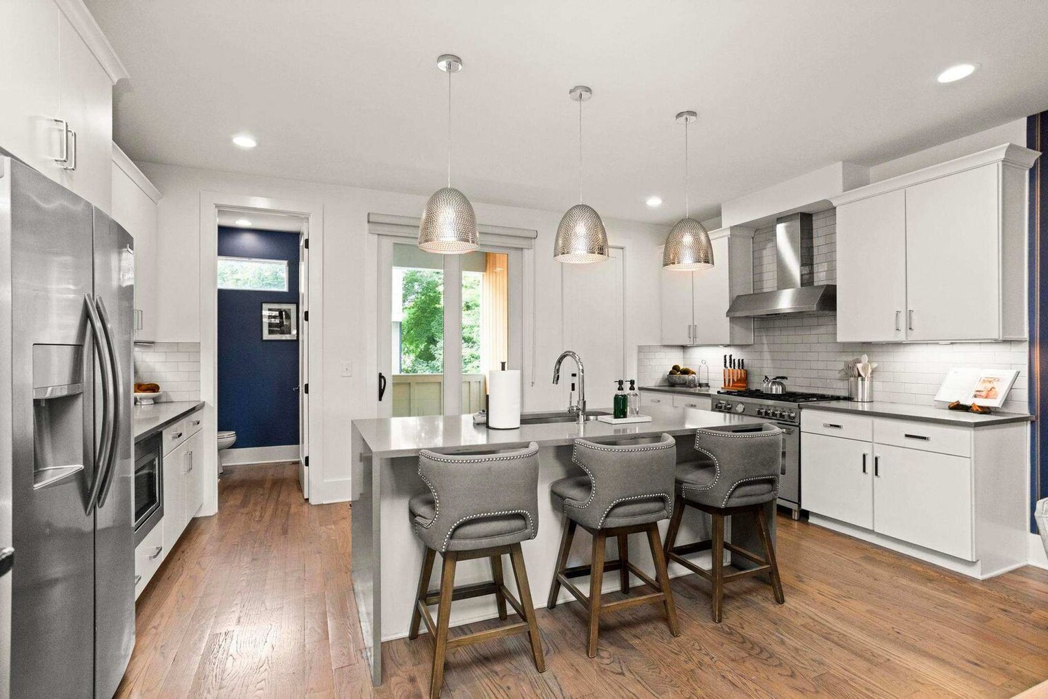 Building Photo - 776 E Argyle Ave