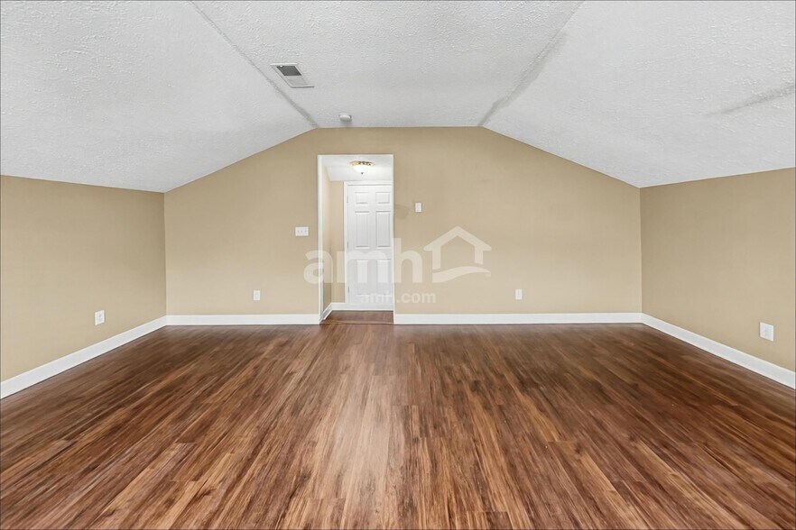 Building Photo - 2310 Devonshire Dr