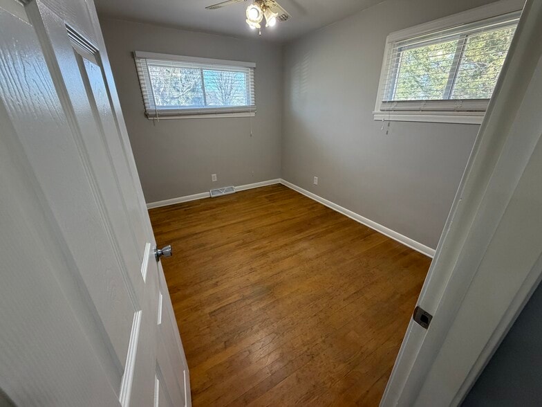 Building Photo - 195 Washburn Rd