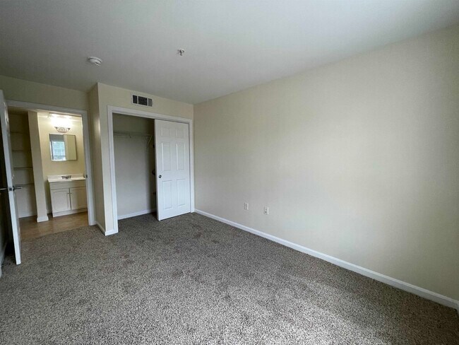 Building Photo - 20 Sentinel Court