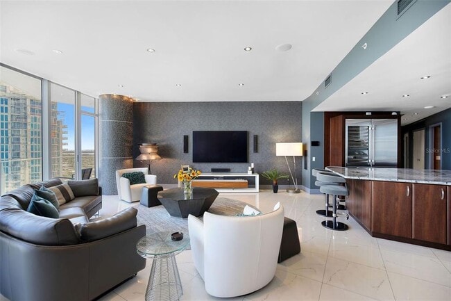 Building Photo - 175 1st St S