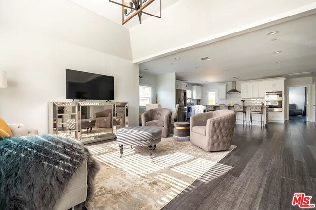 Building Photo - 1207 Reynolds Dr