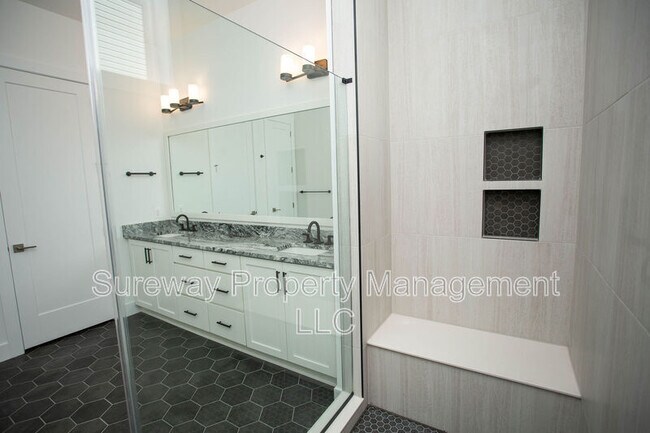 Building Photo - 7 Cole Pl