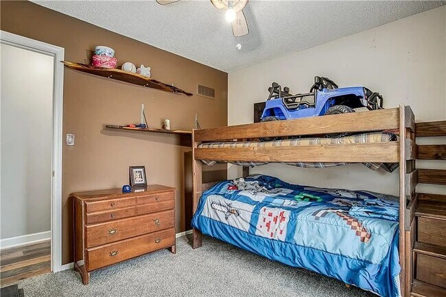 Building Photo - Spacious 3bd/2ba House in Independence, MO!