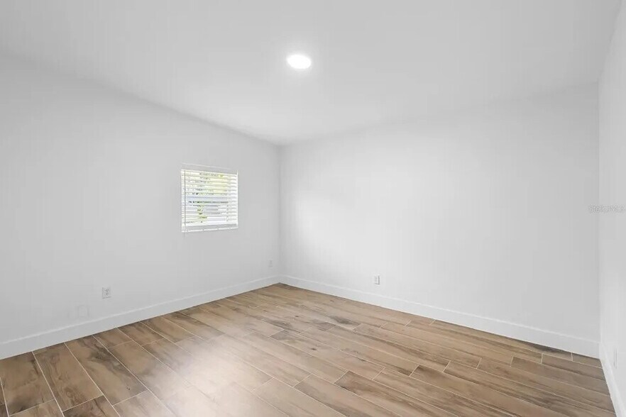 Building Photo - 1511 E Horatio Ave
