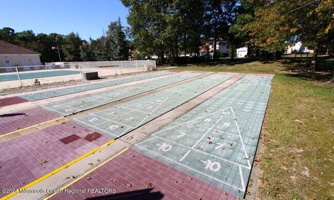 Building Photo - 145 Pine Oak Blvd