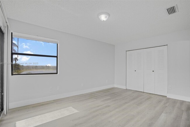 Building Photo - 1500 Jefferson Dr