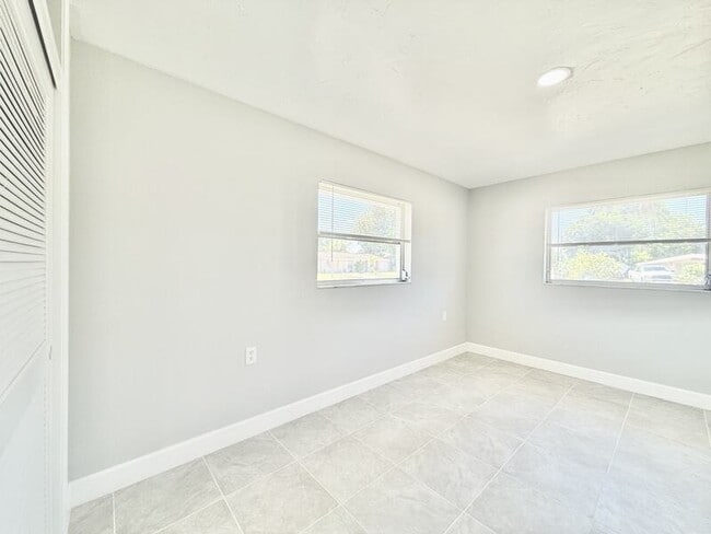 Building Photo - 4440 Maceachen Blvd