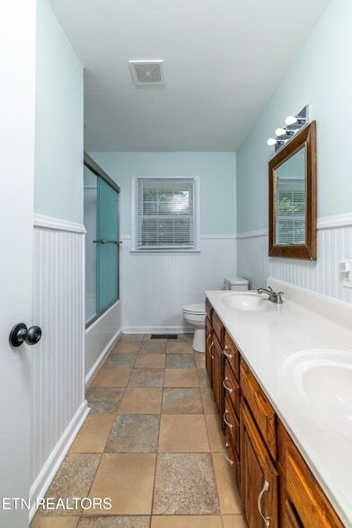 Building Photo - 201 Farlow Dr