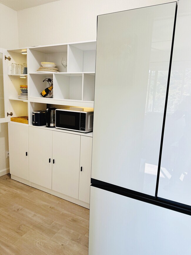 Building Photo - 6215 Alhambra Ave