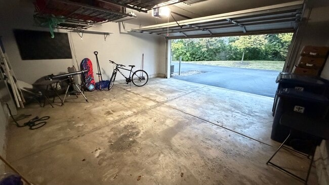 Building Photo - 2911 Henley Ln