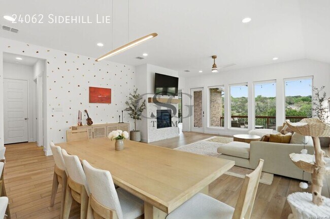 Building Photo - 24062 Sidehill Lie