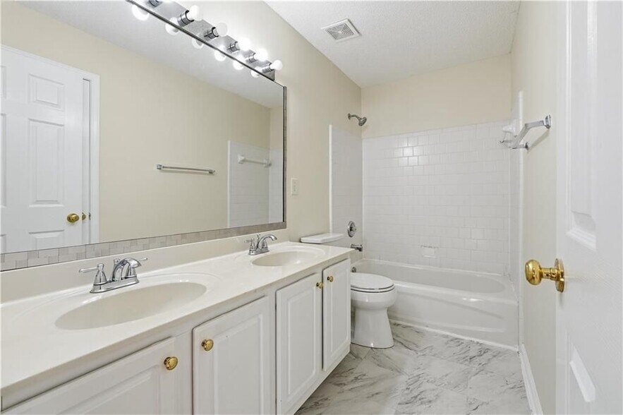 Building Photo - 348 Santa Anita Ave