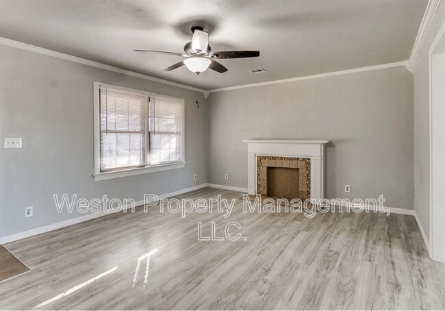 Building Photo - 1209 NE 43rd St