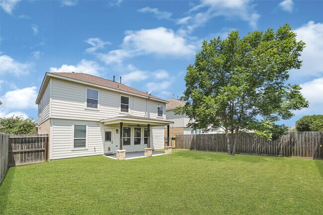 Building Photo - 1827 Macondray Dr