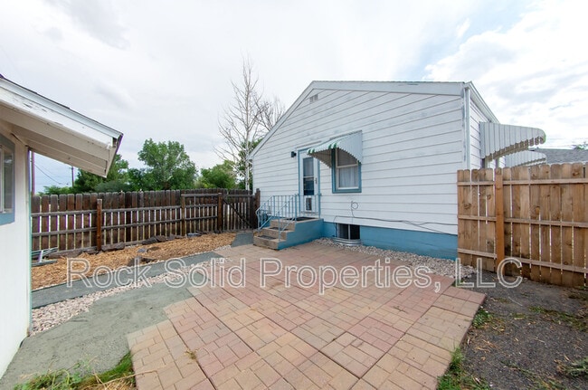 Building Photo - 1301 E 23rd St
