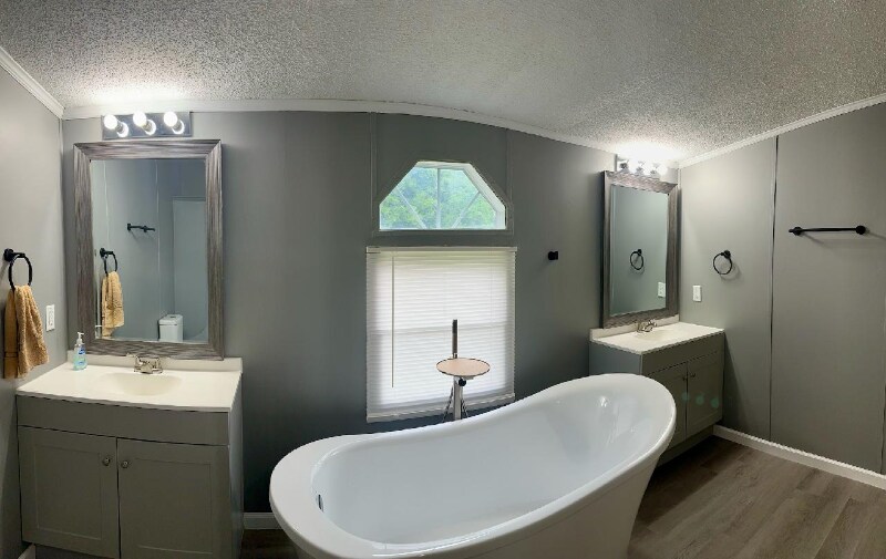 Building Photo - 2325 Snow Creek Rd