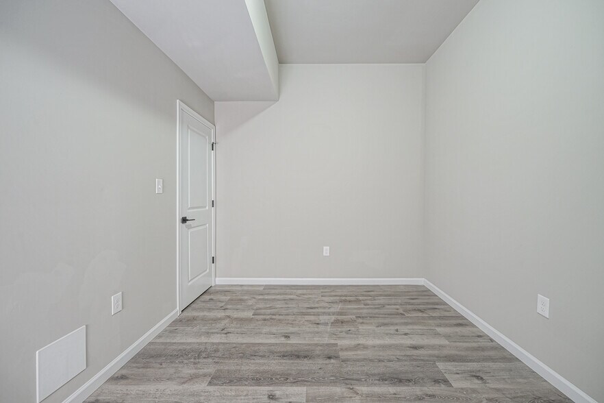 Building Photo - 2114 Mifflin St
