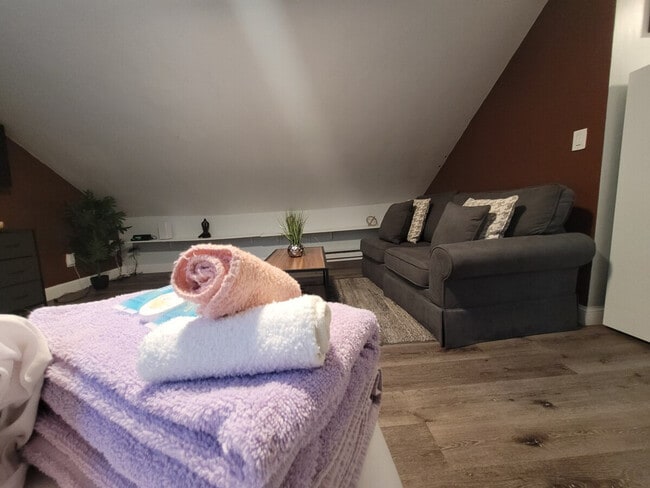 Building Photo - 3 Dean Ave