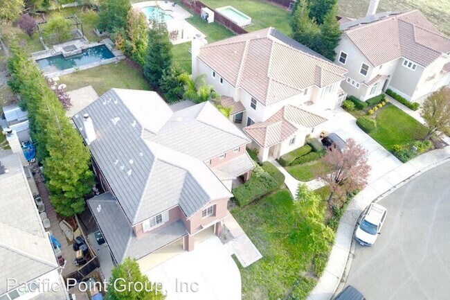 Primary Photo - 5 br, 2.5 bath House - 2731 Zinfandel Ct